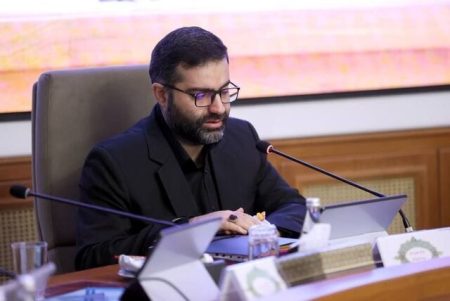 معاون رئیس‌جمهور با تکذیب شایعات قیمتی، از سه راهکار جدی برای مدیریت مصرف بنزین خبر داد و تأکید کرد هرگونه تغییر با شفافیت کامل به مردم اطلاع‌رسانی خواهد شد