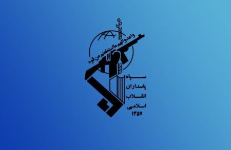 یک سوپر نفتکش متخلف بر اثر اصابت مین دریایی در تنگه هرمز متوقف شد